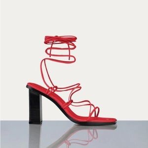 FRAME Le Doheny Sandals in Garnet